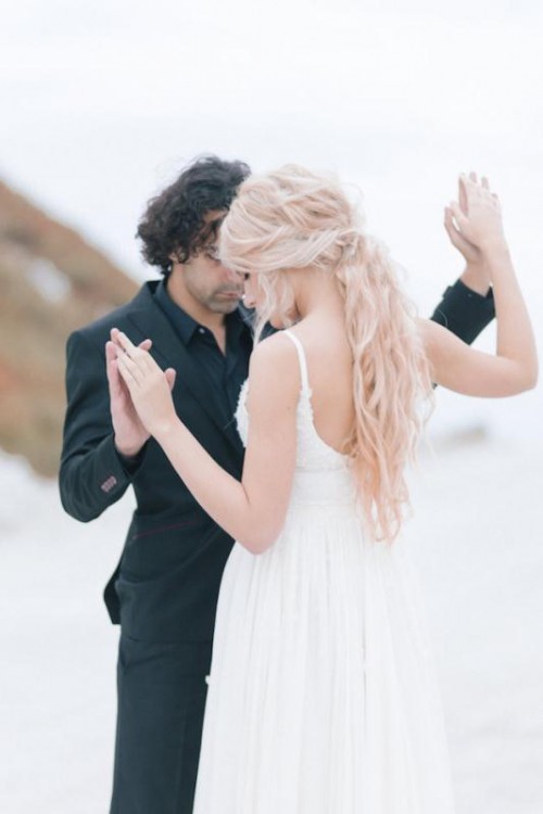 ‘Ange Ou Demon’ Inspired Winter Wedding Inspiration