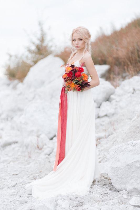 Picture Of ange ou demon inspired winter wedding inspiration  7