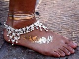a bold boho chain and pearl anklet is a cool statement idea for a boho bride, or for a creative beach bridal look