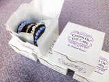 awesome-diy-decorated-oreo-cookie-favors-for-wedding-guests-1