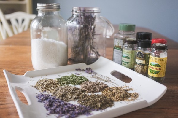 lavender herb salts (via elizabethannedesigns)