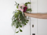 beautiful-and-easy-diy-weeping-wedding-bouquet-2