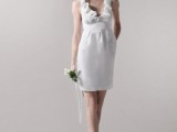 a simple and romantic short wedding dress with a ruffle neckline, no sleeves is a very chic and casual idea for a beach
