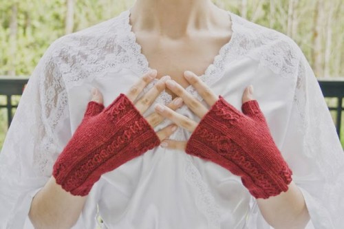 red crochet fingerless gloves are perfect for a winter or Christmas wedding and they will add a touch of bright color to the bridal look