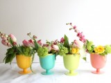 simple spring flowers centerpieces
