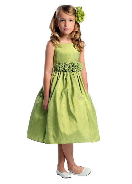 a green sleeveless A-line midi flower girl dress with a fabric sash is a bright and classic formal idea to rock