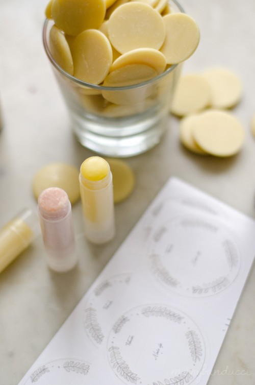 lip balm with natural oils (via weddingomania)