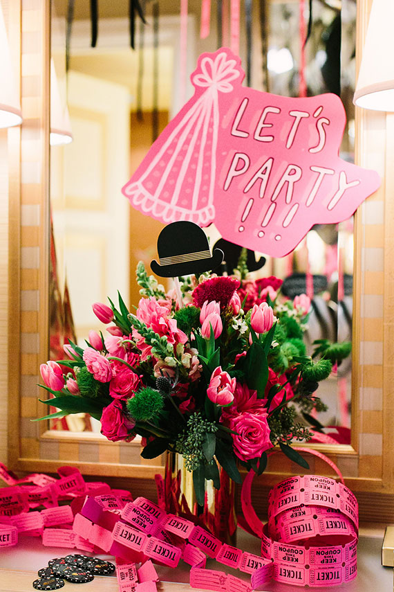 Black pink and gold bachelorette party in las vegas  4