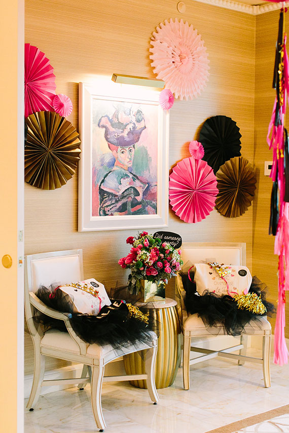 Black pink and gold bachelorette party in las vegas  8