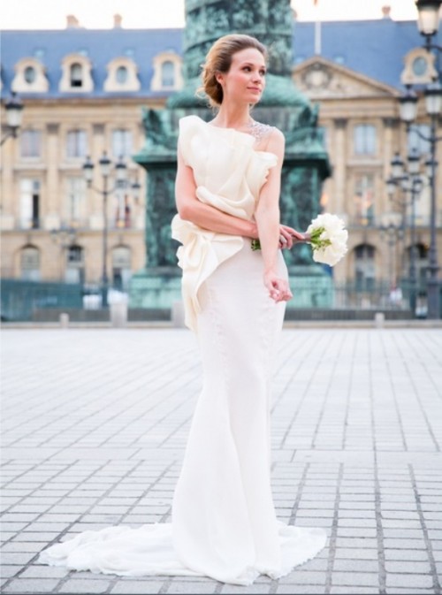 Breathtaking Modern Parisian Elopement Wedding Inspiration