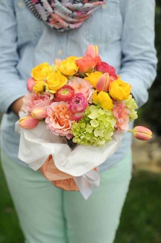 Bright diy wedding floral bouquet to make  3