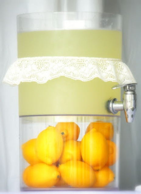 a vintage tank with lemons, lemonade and a lace accent is a great idea for a vintage-inspired wedding