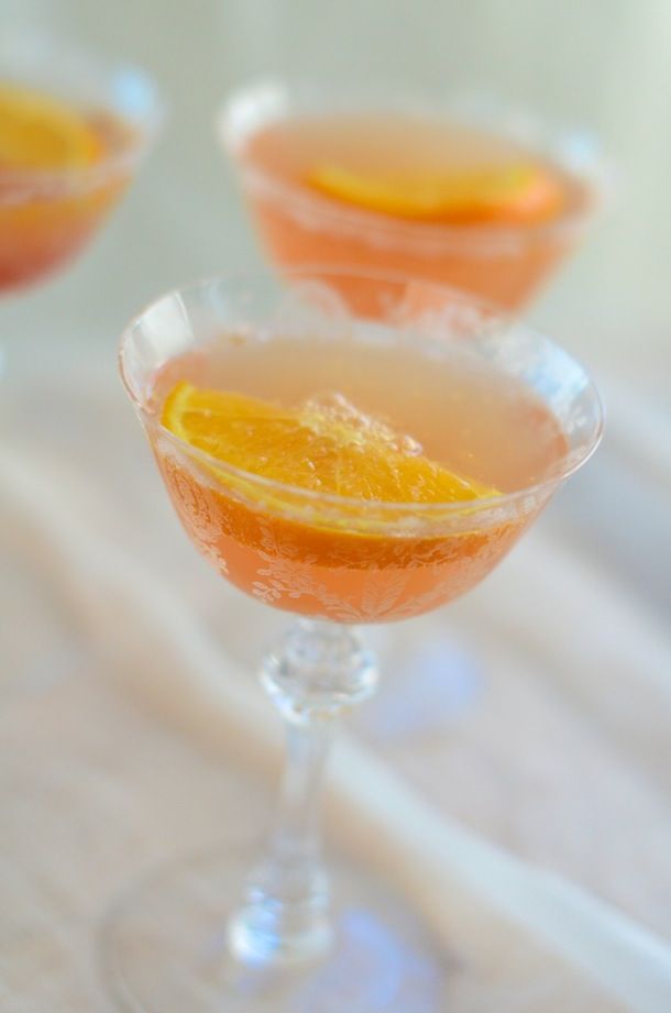 Orange punch with citrus is a lovely idea for a beach wedding in bright colors, it can be a nice addition to support your wedding color scheme