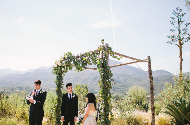 Picture Of chic relaxed and whimsical cat themed wedding  9