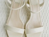 minimalist white flat sandals are comfy shoes and they will be perfect for a hot day keeping your legs comfrotable during the whole day