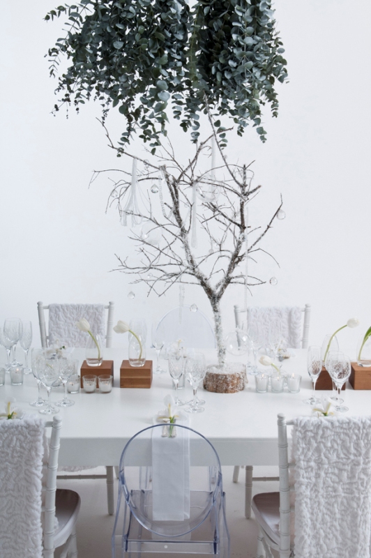 Contemporary And Minimalist Winter Wedding Styled Shoot