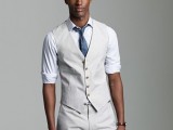 a creamy suit with a waistcoat, a white shirt and a blue tie will give you a laconic and stylish look