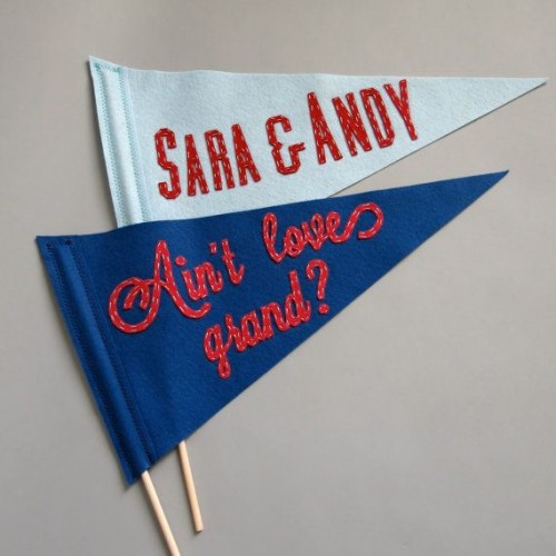 pretty and cute felt flags like these ones can be used for a wedding exit, make some and give them to your guests