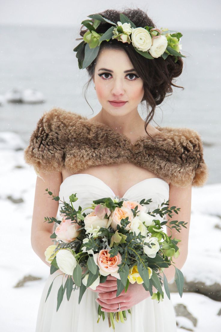Cool ideas to use fur for your wedding  13