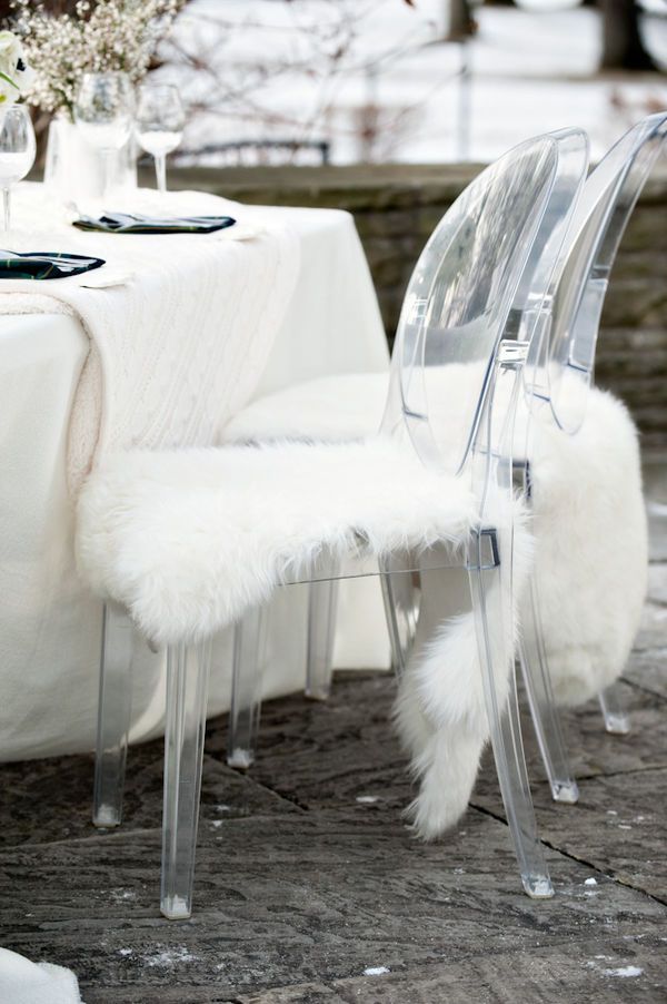 Cool ideas to use fur for your wedding  5