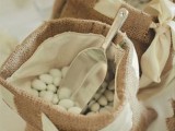 cool-ways-to-use-burlap-for-your-wedding-44