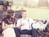 Cozy And Fresh Rustic Fall Wedding Shoot