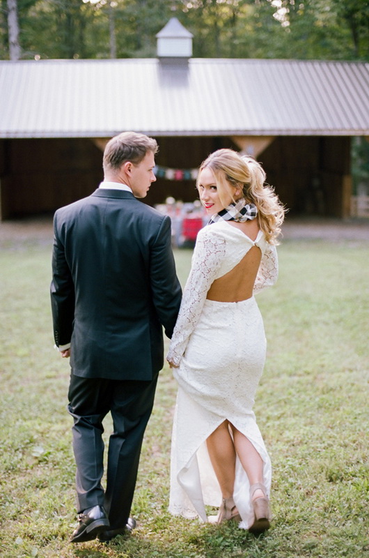 Cozy and intimate campfire wedding inspiration  11