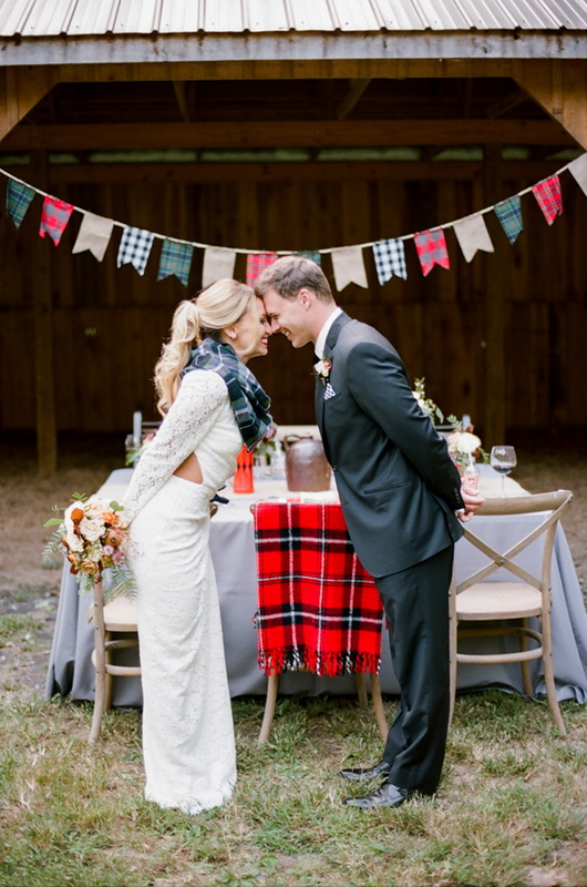 Cozy and intimate campfire wedding inspiration  13