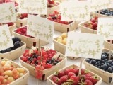 wooden boxes with fresh berries and tags are delicious summer wedding favors, healthy and cool – let your guests choose themselves