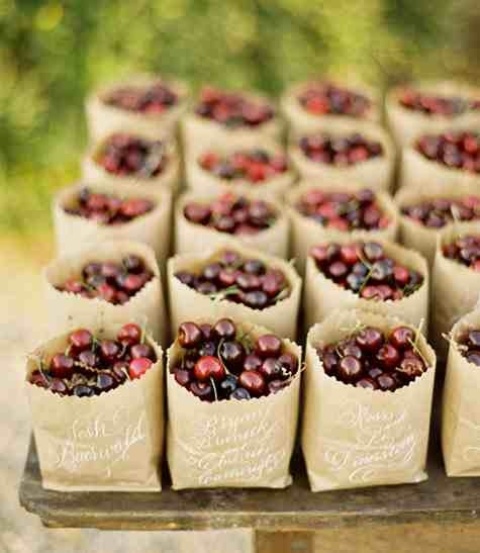 paper bags with fresh cherries will feel and taste like summer, they are ideal summer wedding favors, especially for a rustic celebration