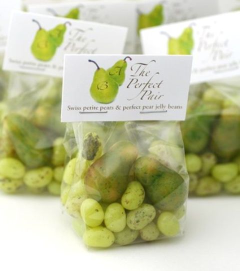 fresh fruit packs for a summer wedding, include pears and add 'a perfect pair' pun
