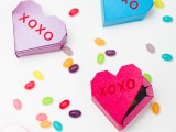 cute-diy-geometric-heart-favor-boxes-filled-with-candies-1