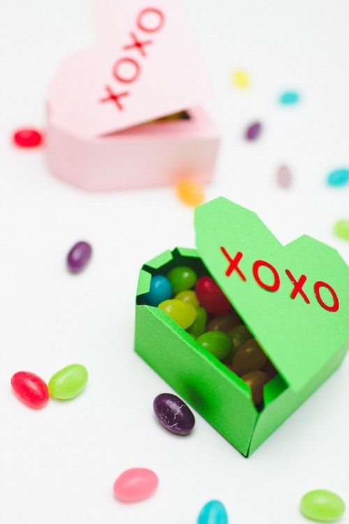 Cute DIY Geometric Heart Favor Boxes Filled With Candies