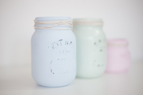 Cute DIY Pastel Mason Jars For Your Wedding Decor