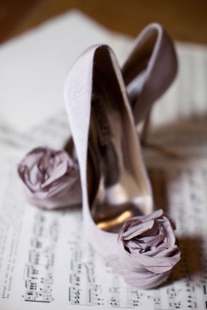 mauve wedding shoes with fabric blooms on top look super chic and elegant