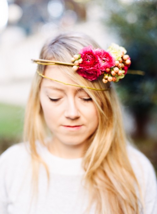 Delicate DIY Assymetrical Floral Crown With A Natural Base