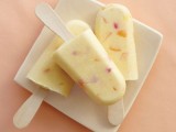 peach and cream popsicles with pieces of peach inside are lovely for a spring or summer wedding