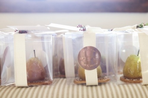 Delicious And Beauitiful DIY Pear Wedding Guests Favors