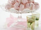 pink meringue sandwiches with caramel are delicious for a wedding, make some to make your guests happy