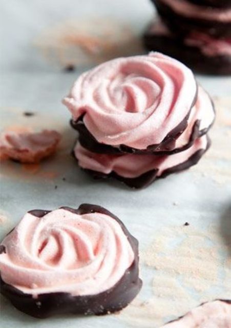 pink meringue roses topped with chocolate are delicious, beautiful and fantastic for a wedding
