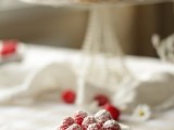 a mini tart with fresh raspberries and sugar powder on top is a classic idea that works for most of people