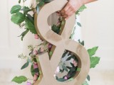 diy-ampersand-from-fresh-flowers-and-greenery-3