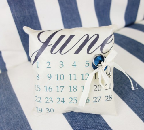 DIY Calendar Ring Pillow With Your Wedding Date
