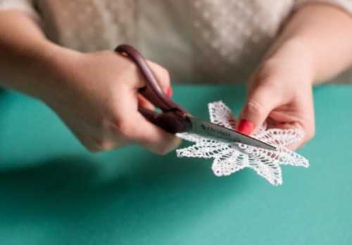 Diy Delicate And Adorable Doily Cocktail Stirrers For Your Wedding Party