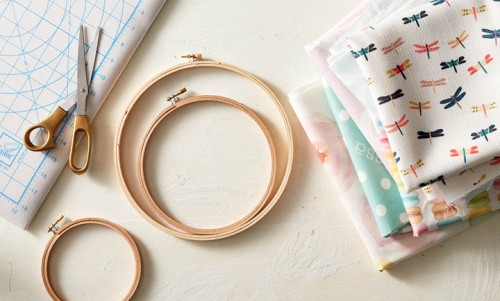 DIY Fabric Hoops For Wedding Decor Or Favors