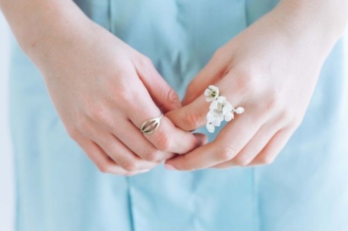 DIY Fresh Floral Rings For Your Bridesmaids