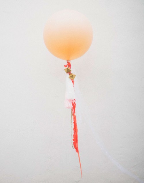 DIY Giant Balloon With Streamers
