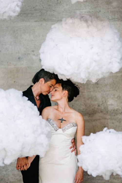 cloud backdrop (via weddingomania)