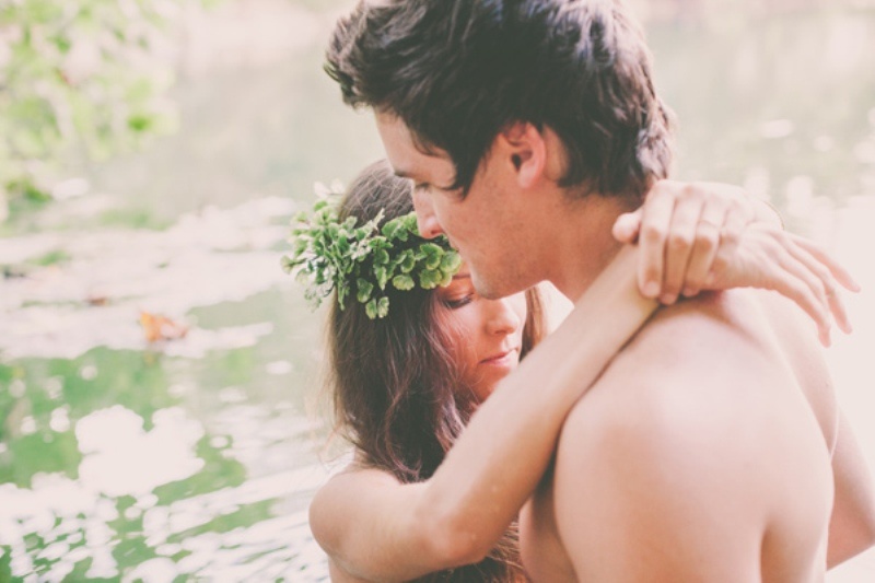 Dreamy And Intimate Rock Quarry Engagement Session