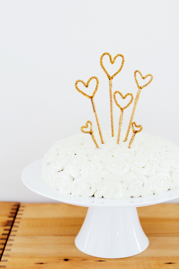 DIY Sparkly Cake Toppers (via sayyes)